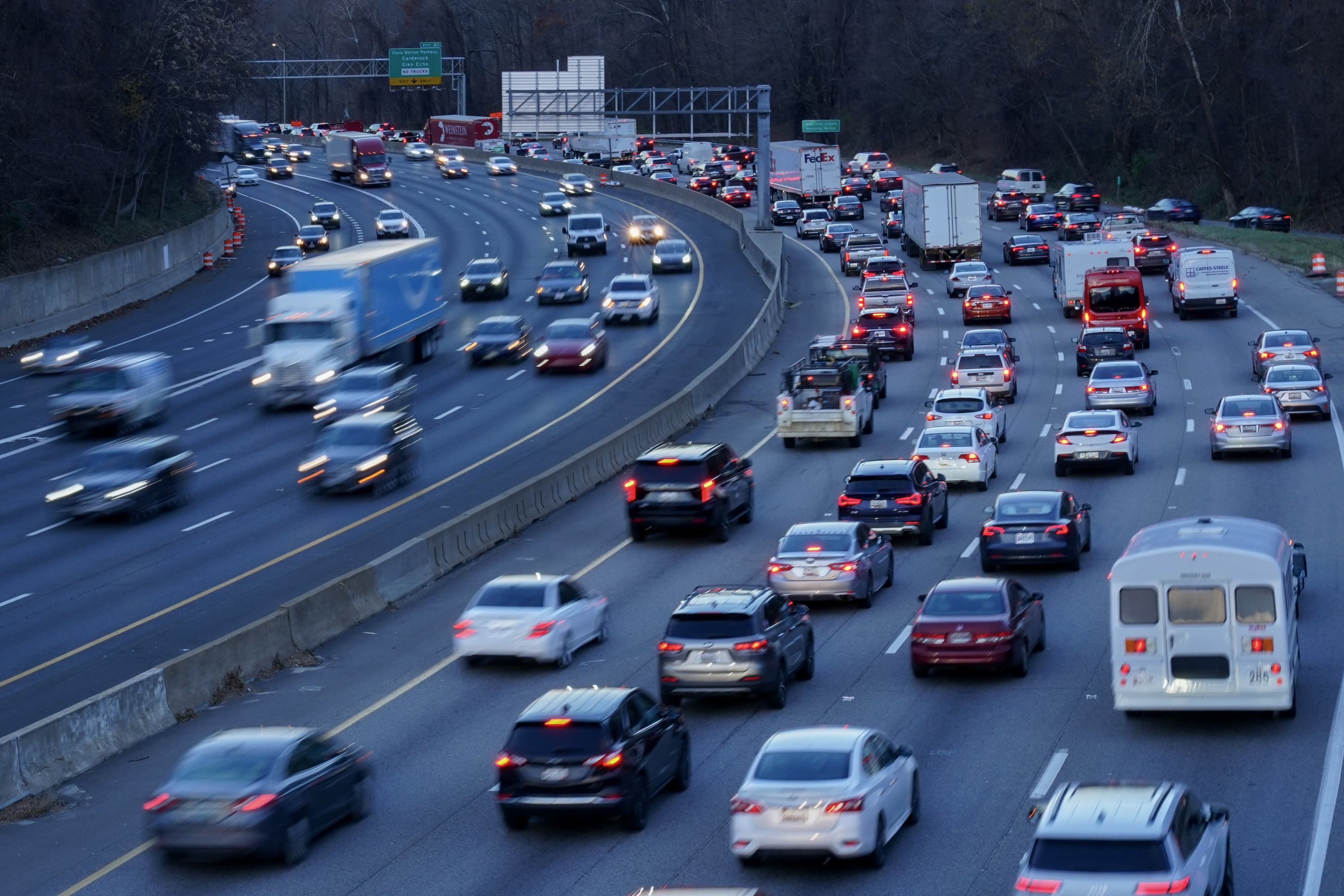Traffic in the D.C. area in 2022. (Jahi Chikwendiu/The Washington Post)