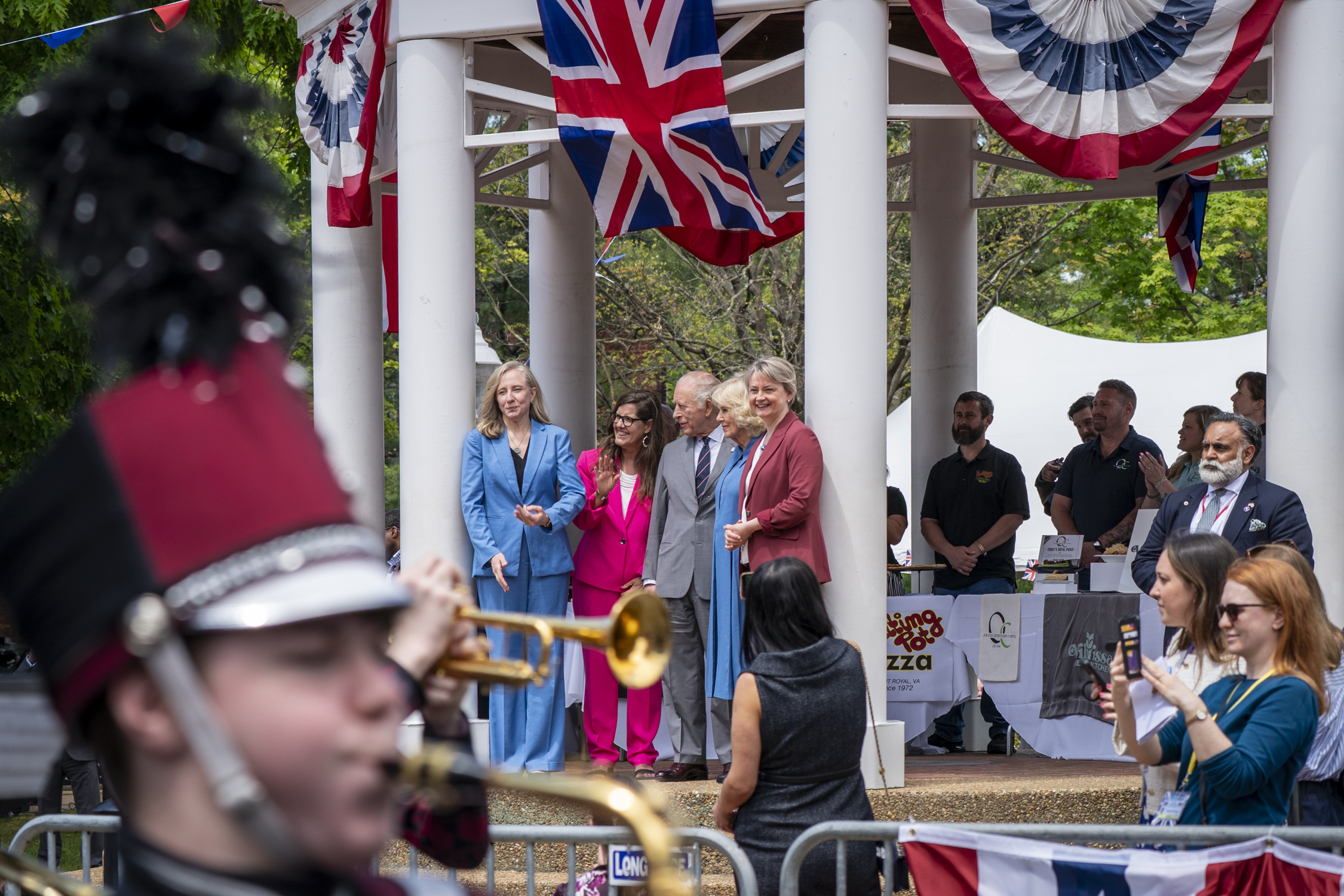 From left, Virginia Gov. Abigail Spanberger, Front Royal Mayor Lori Athey Cockrell, King Charles III and Queen Camilla. (Maxine Wallace/The Washington Post)