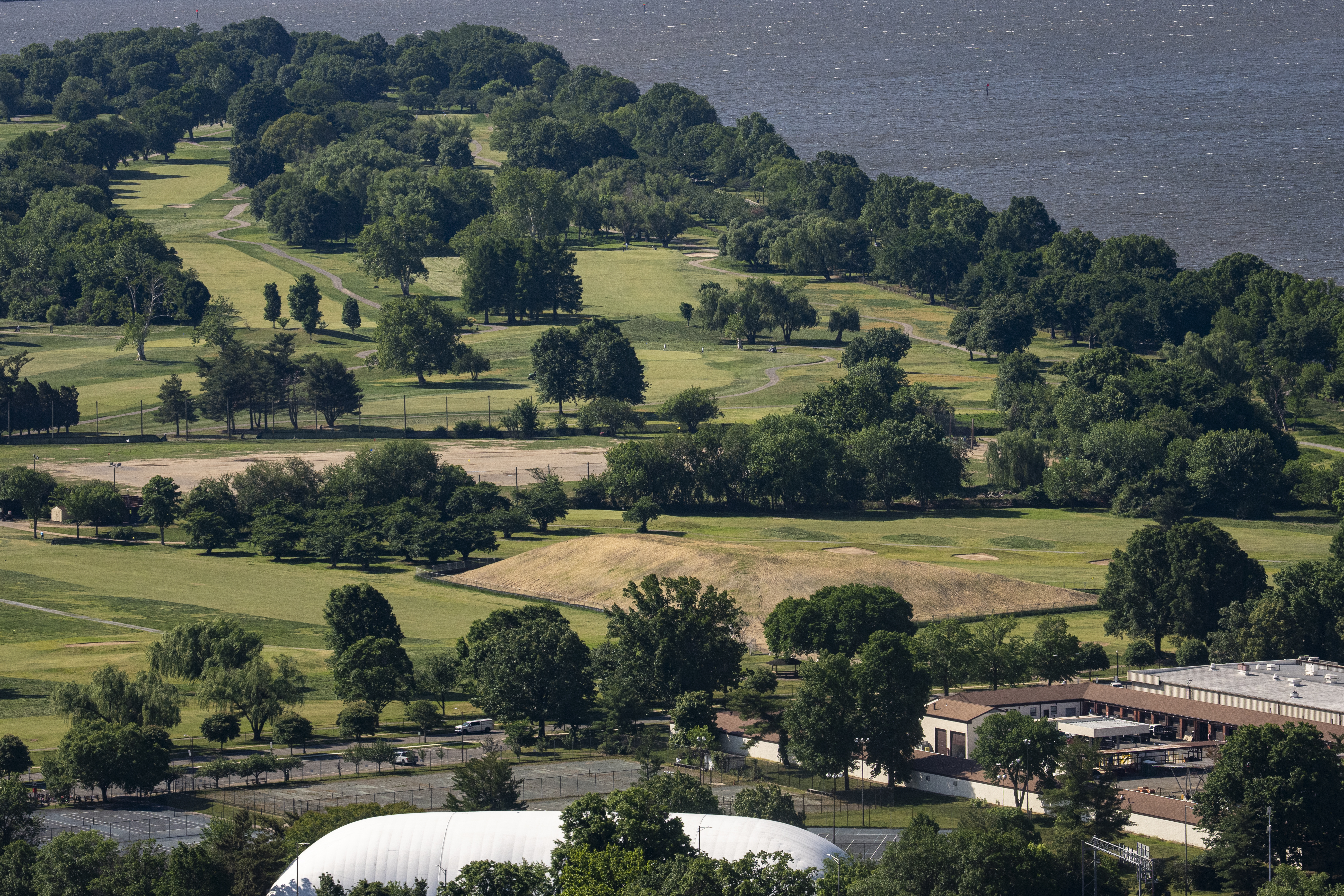 President Donald Trump hopes to turn East Potomac Golf Links in D.C. into a championship course worthy of hosting professional tournaments. (Al Drago/For The Washington Post)
