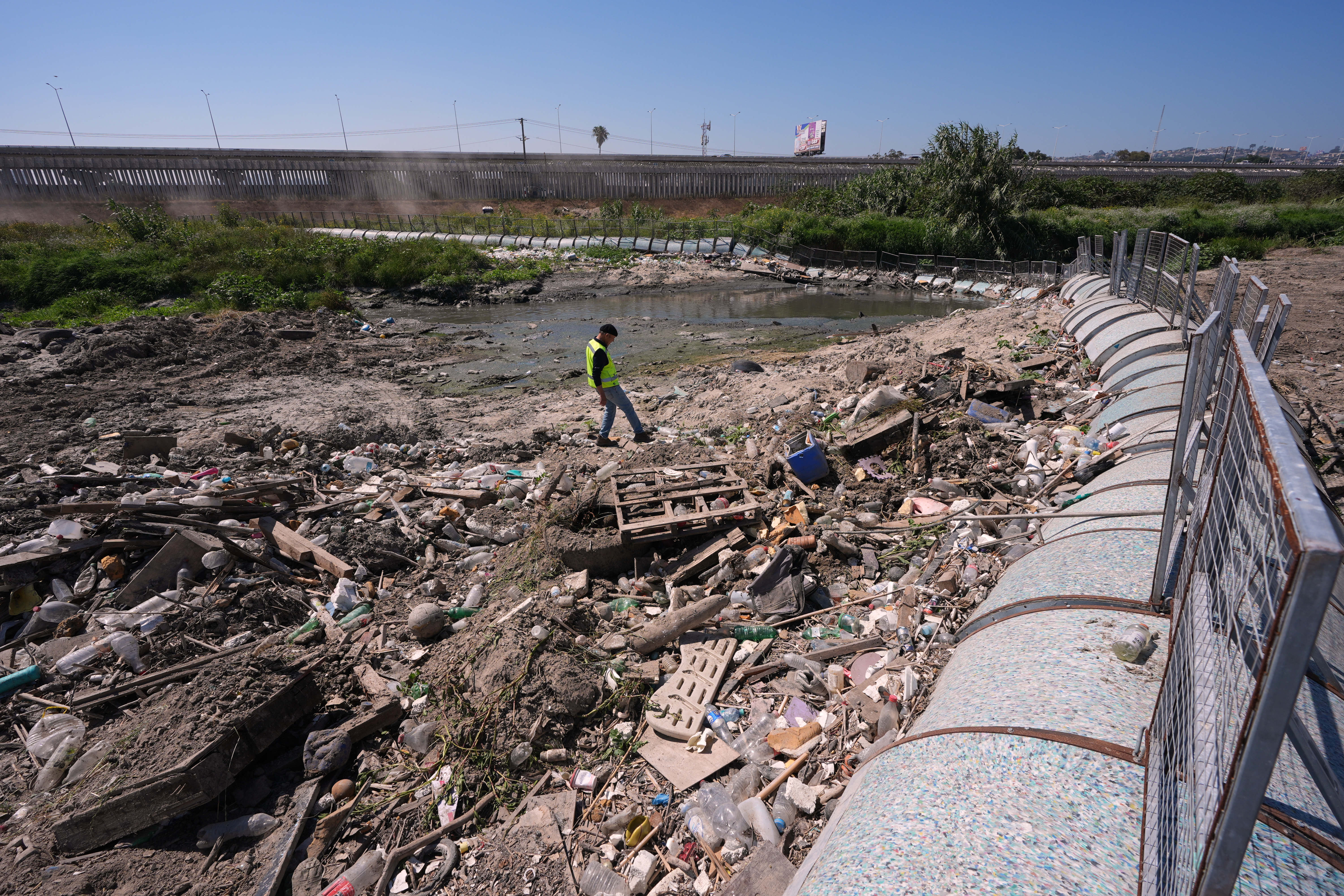 Greenwater Services owner J.J. Cafaro has denied his relationship with Trump played a role in securing a government contract for the Reflecting Pool. (Gregory Bull/AP)