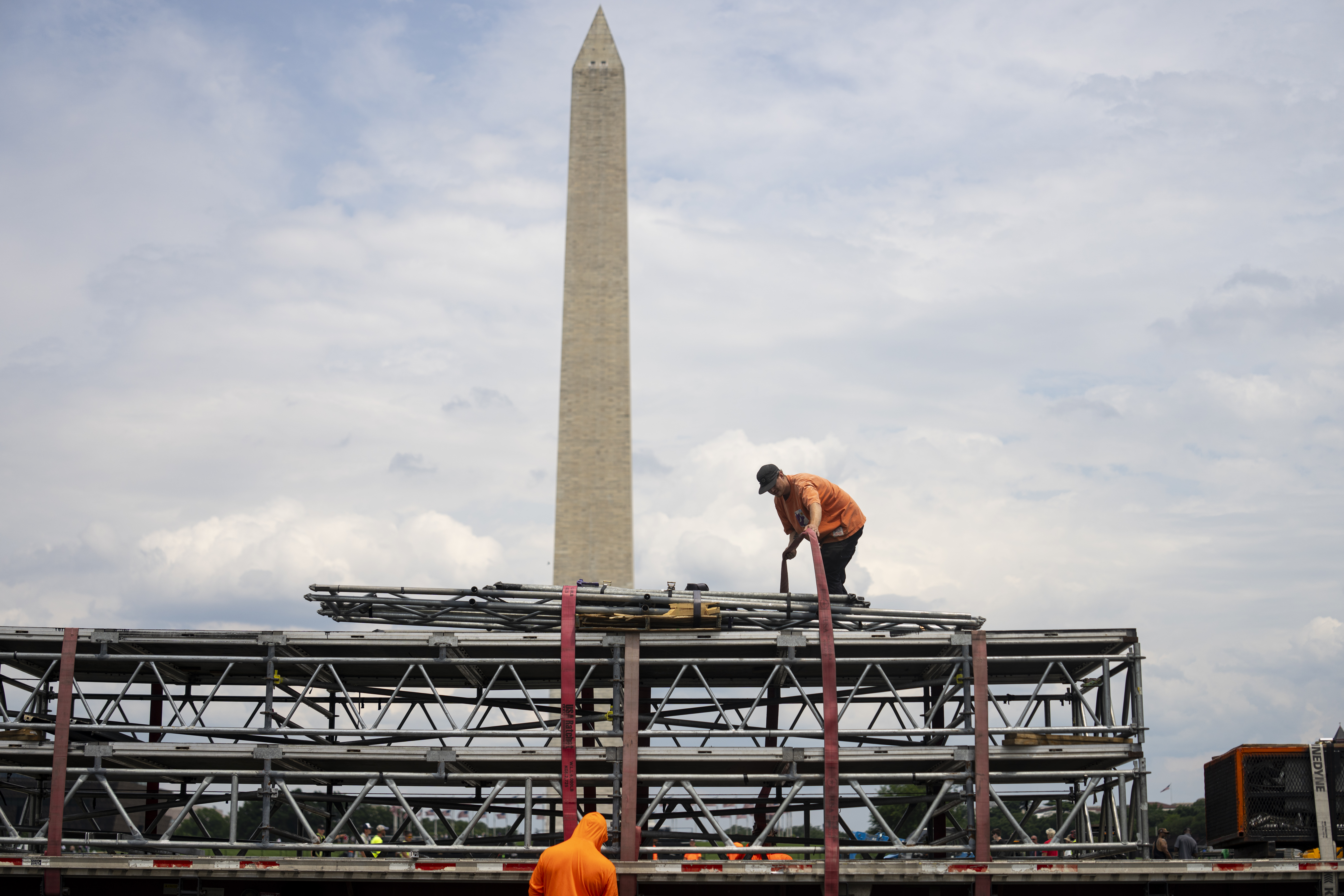 Construction on the National Mall is in full view of the Washington Monument. (Al Drago/For The Washington Post)
