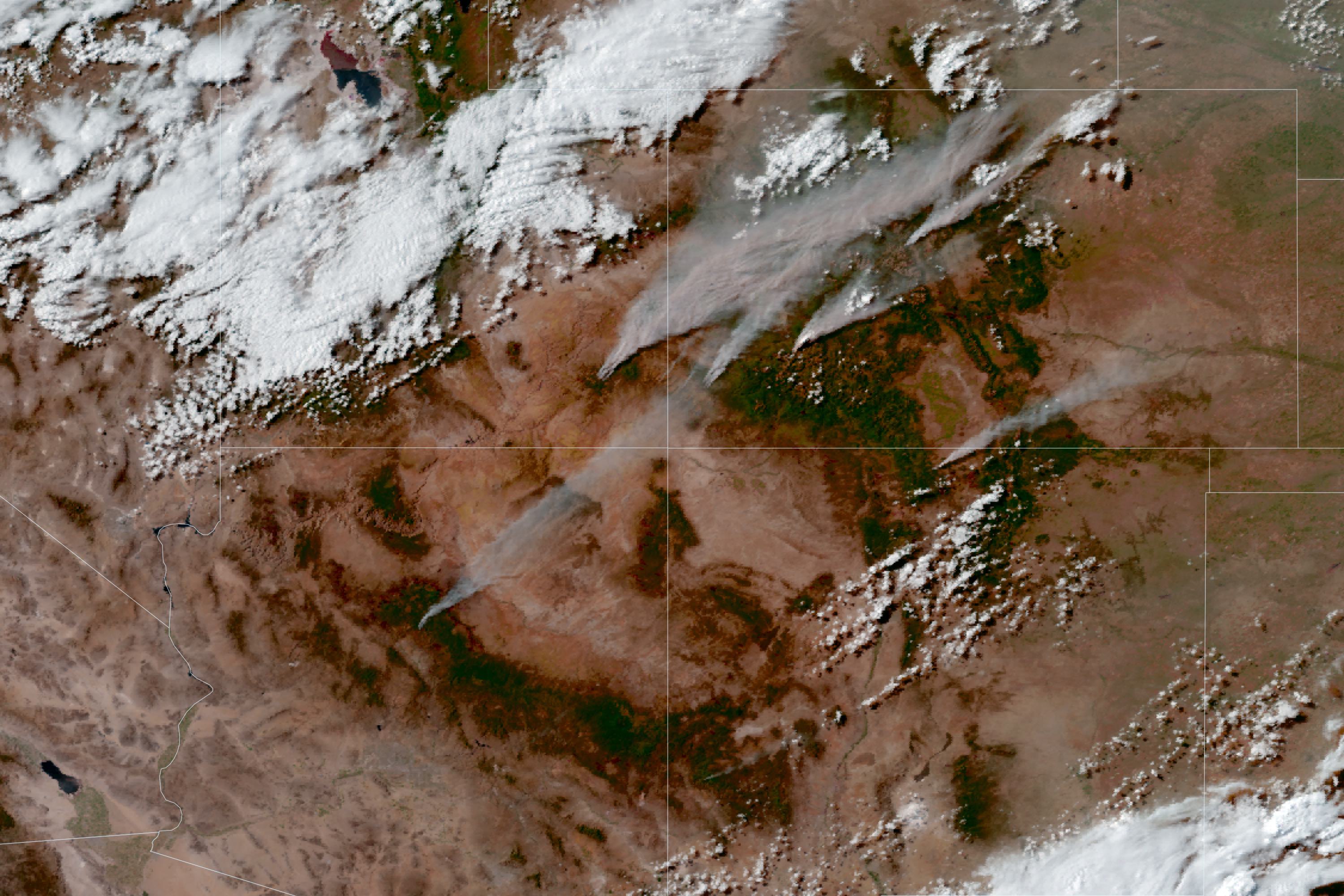 Wildfires burn across drought-stricken Utah, Colorado, Arizona and New Mexico late Sunday. (Ben Noll/The Post; NOAA)