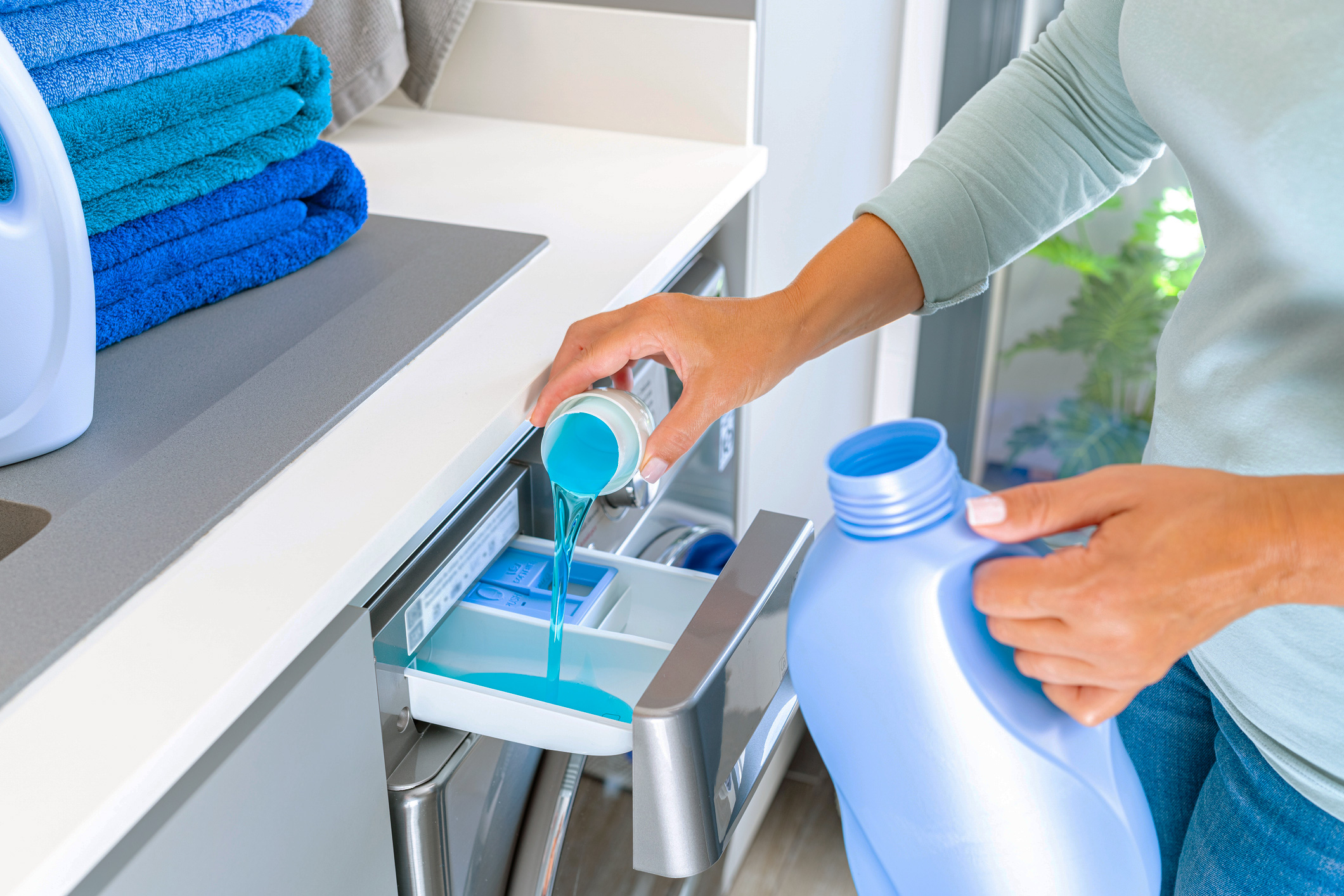 You shouldn't wash terry cloth or microfiber rags with fabric softener, or use laundry detergent to mop floors. (iStock)
