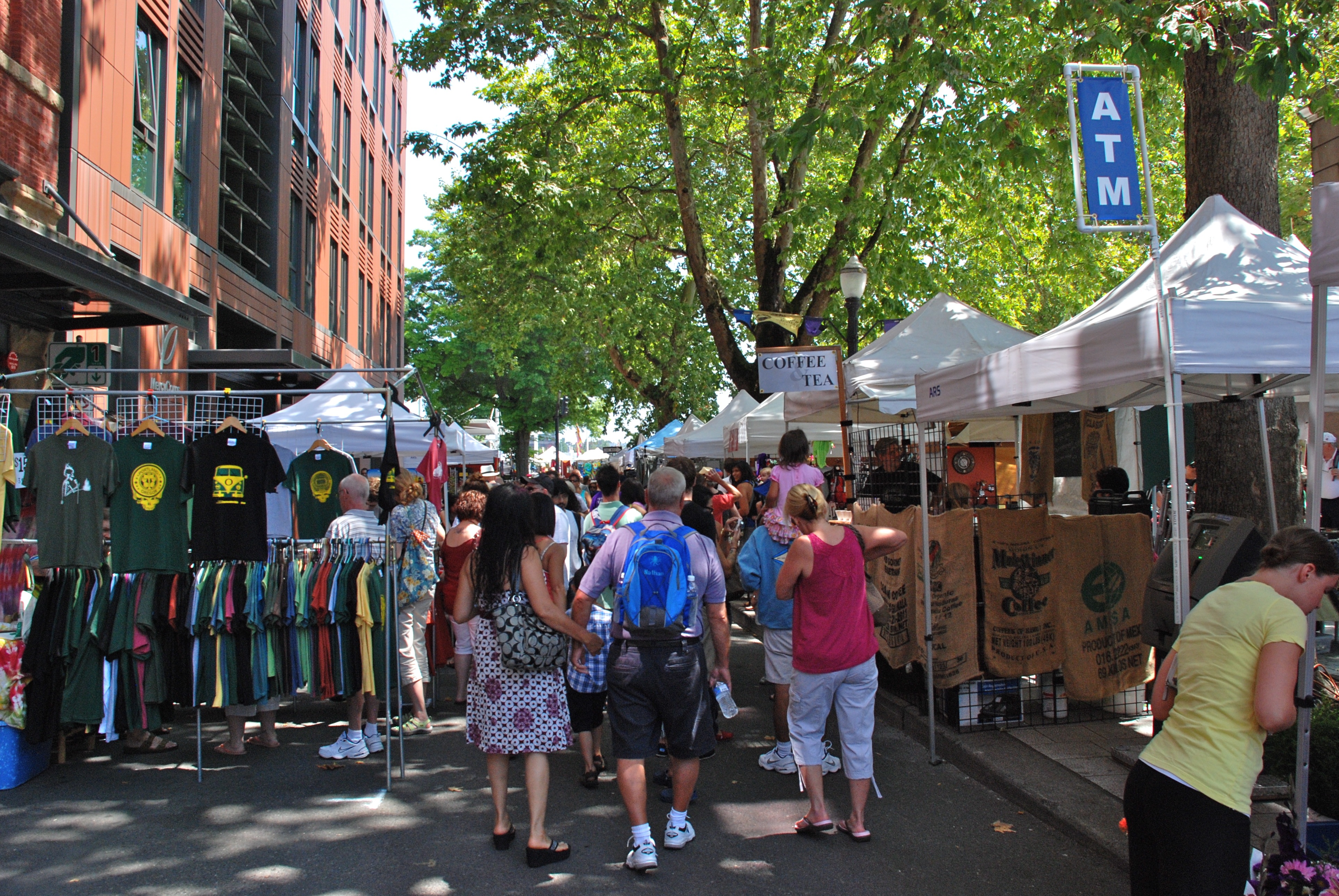 are dogs allowed at portland saturday market